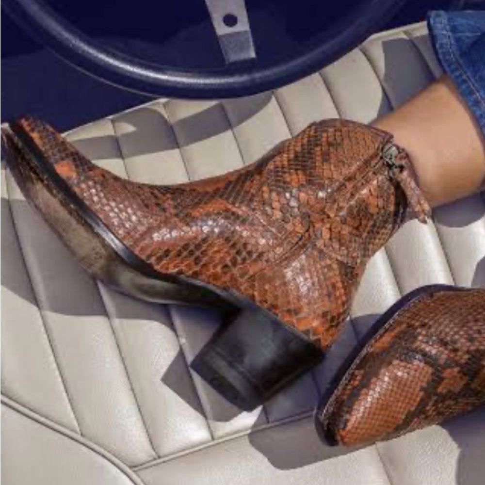 NWT Tecovas Zoey Limited Edition Saddle Brown Python Snip Toe Cowgirl Boots 6.5B